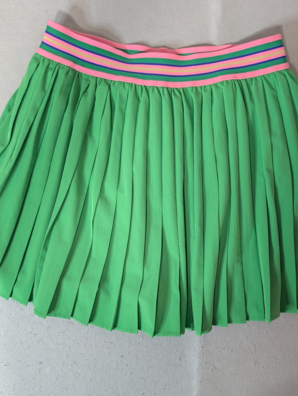 SSYS The Label Green Pleated Active Skort Pink Striped Waistband Size M